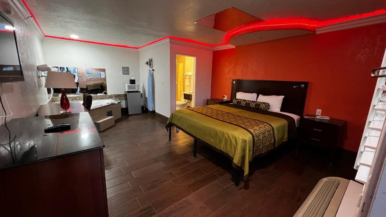 New American Inn & Suites オレンジ エクステリア 写真