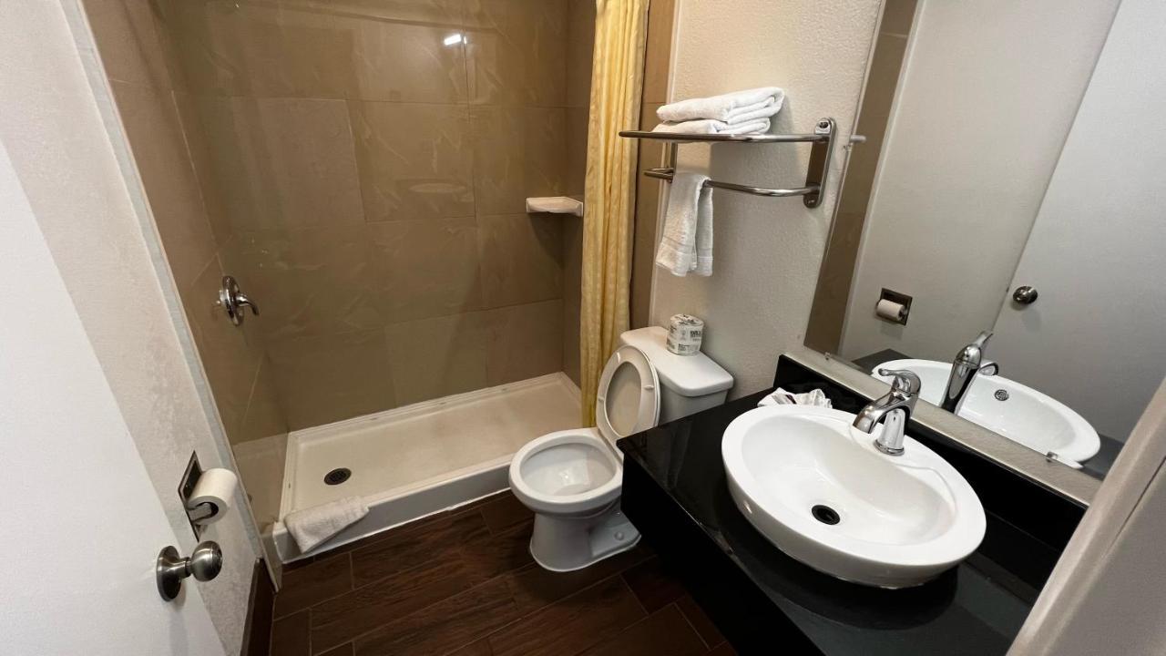 New American Inn & Suites オレンジ エクステリア 写真