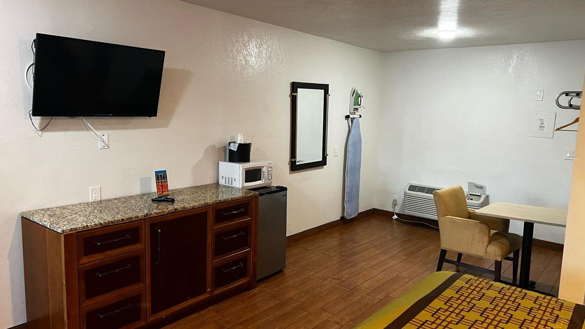 New American Inn & Suites オレンジ エクステリア 写真