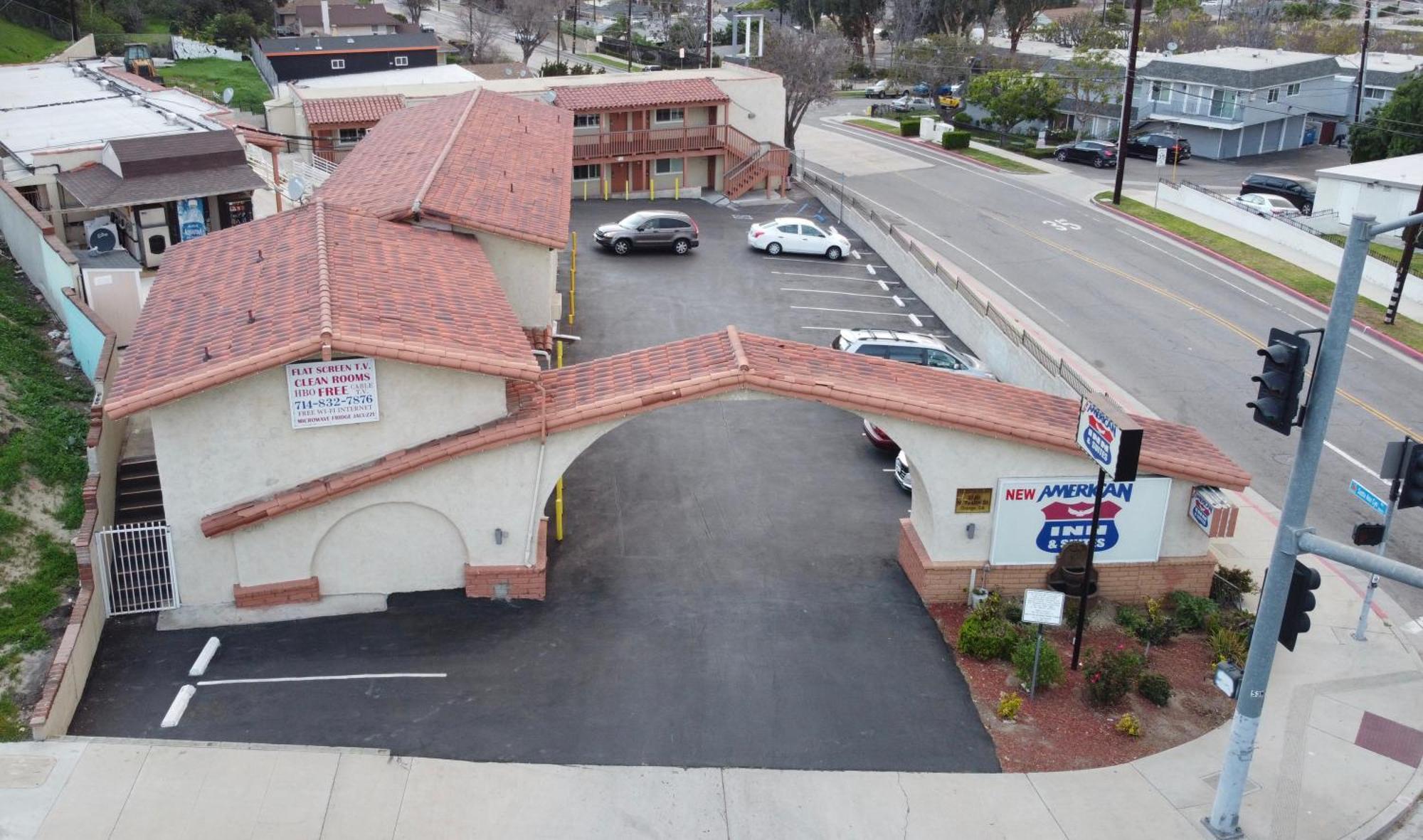 New American Inn & Suites オレンジ エクステリア 写真